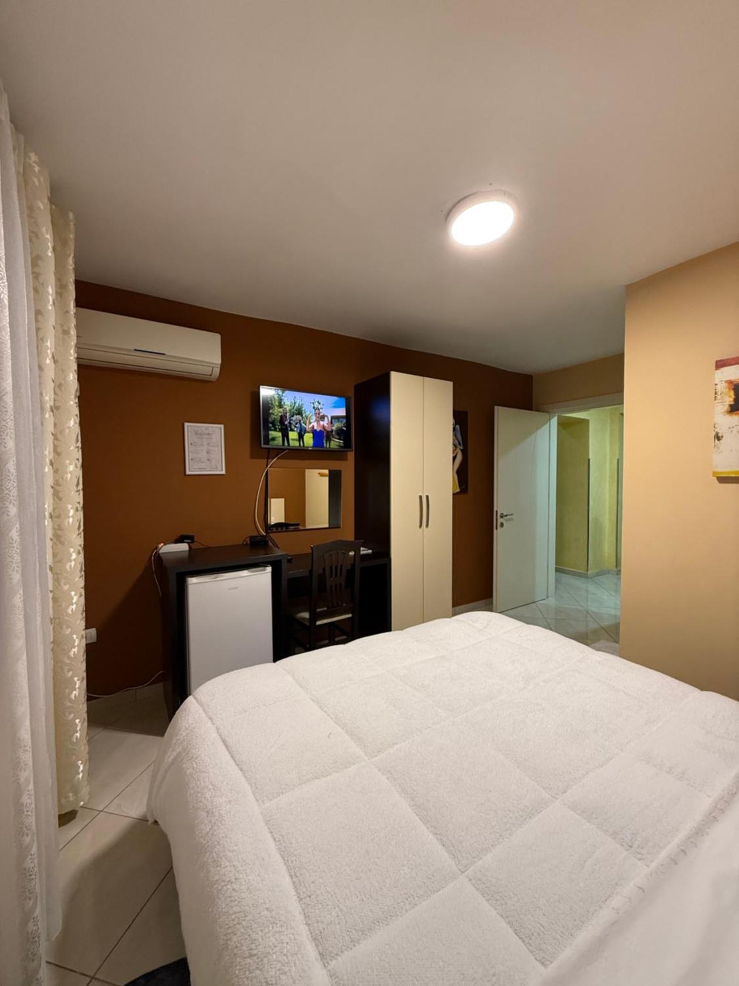 Hotel M&S Tirana Eksteriør billede