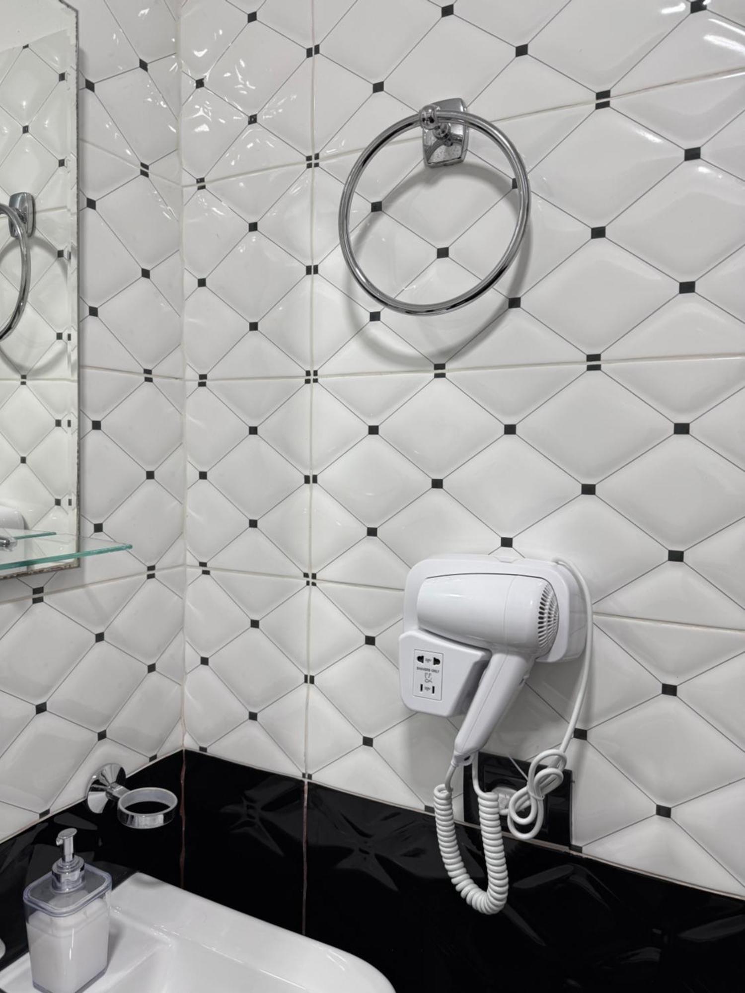 Hotel M&S Tirana Eksteriør billede
