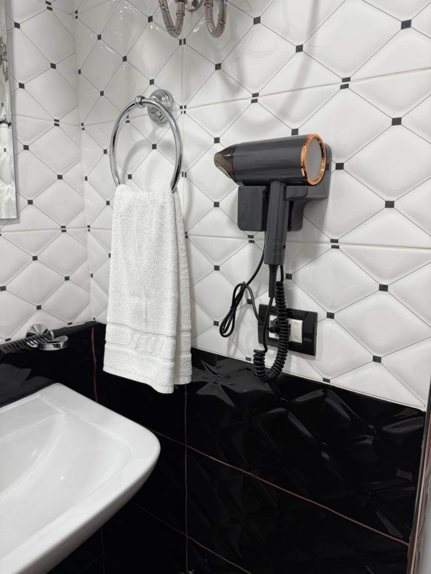 Hotel M&S Tirana Eksteriør billede