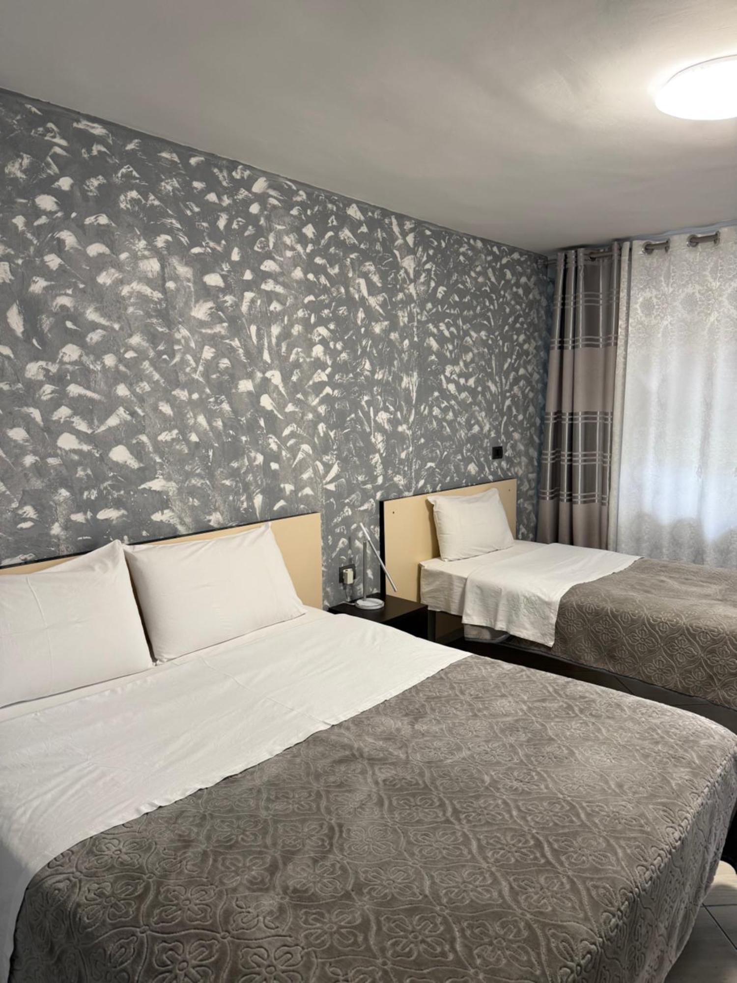 Hotel M&S Tirana Eksteriør billede