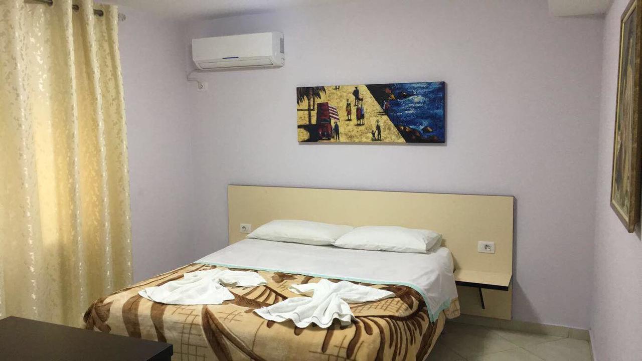 Hotel M&S Tirana Eksteriør billede