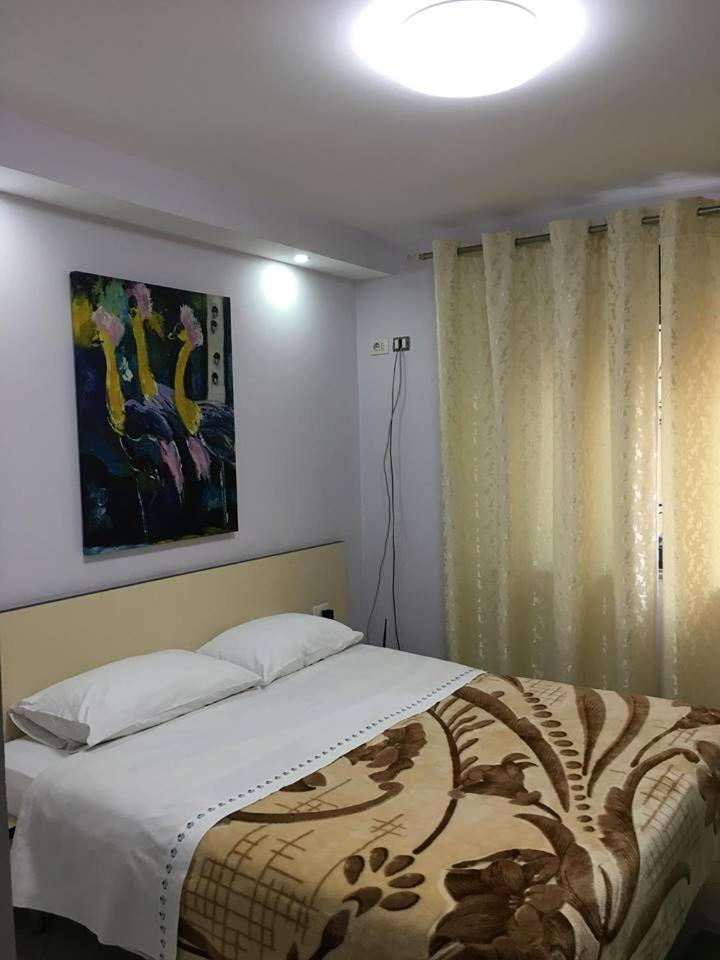 Hotel M&S Tirana Eksteriør billede