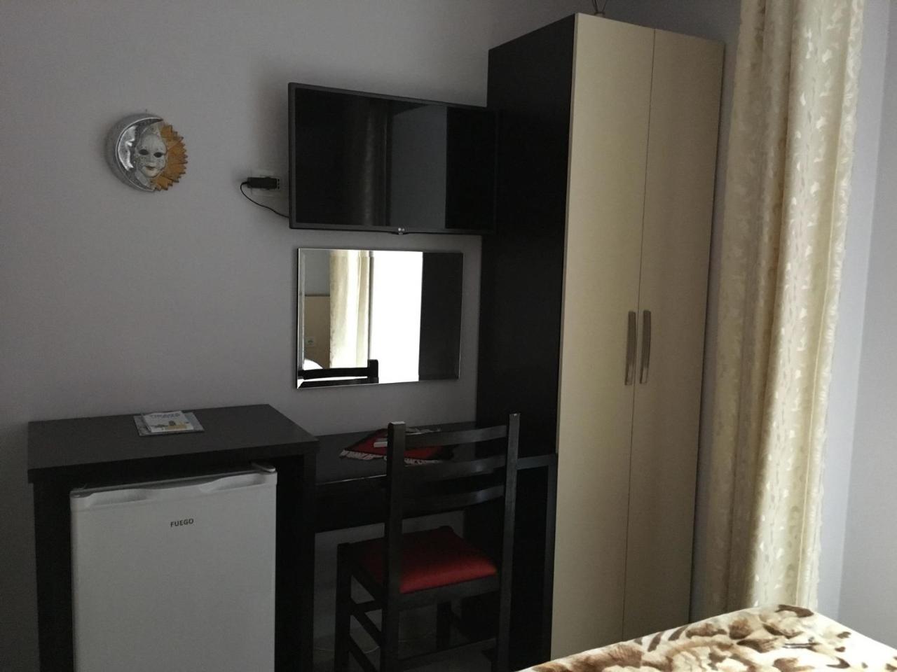 Hotel M&S Tirana Eksteriør billede